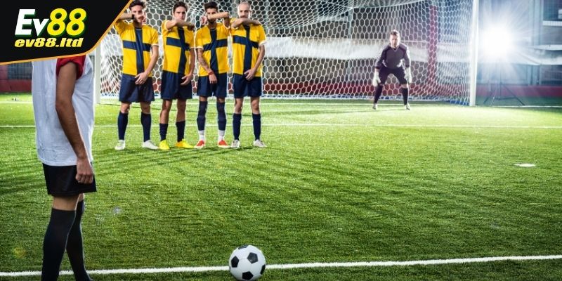 Đá phạt bóng đá là gì?