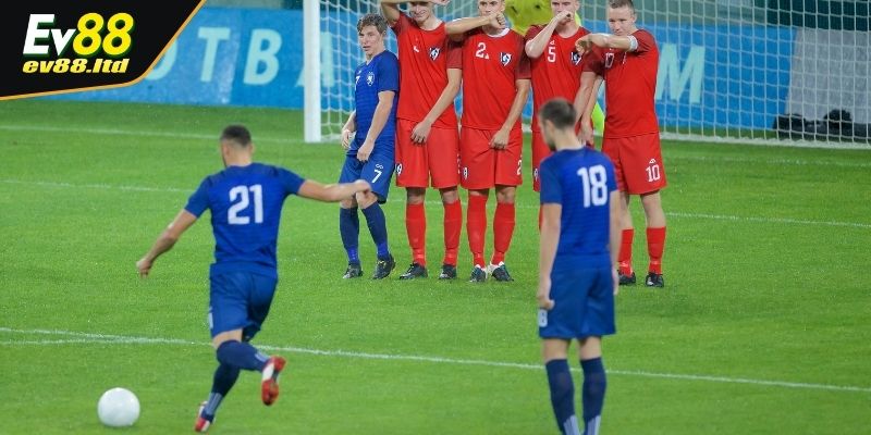 Đá phạt trực tiếp là gì?